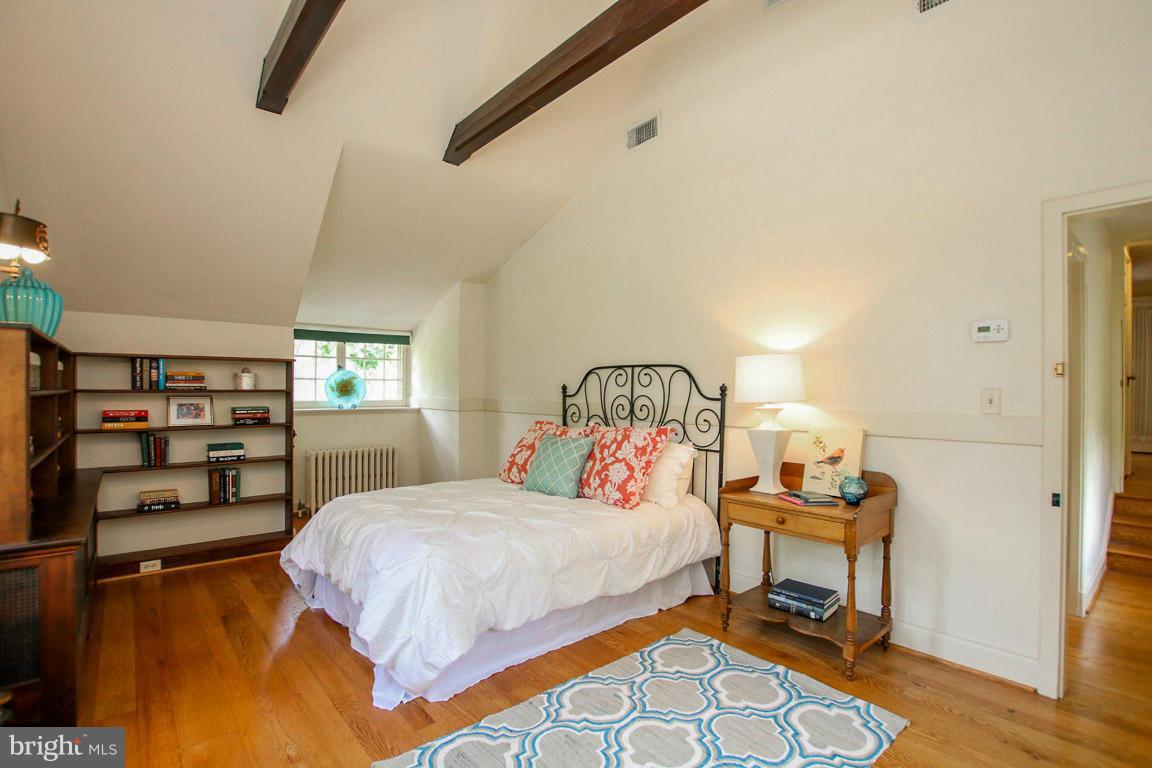 LAKE ROLAND - Residential