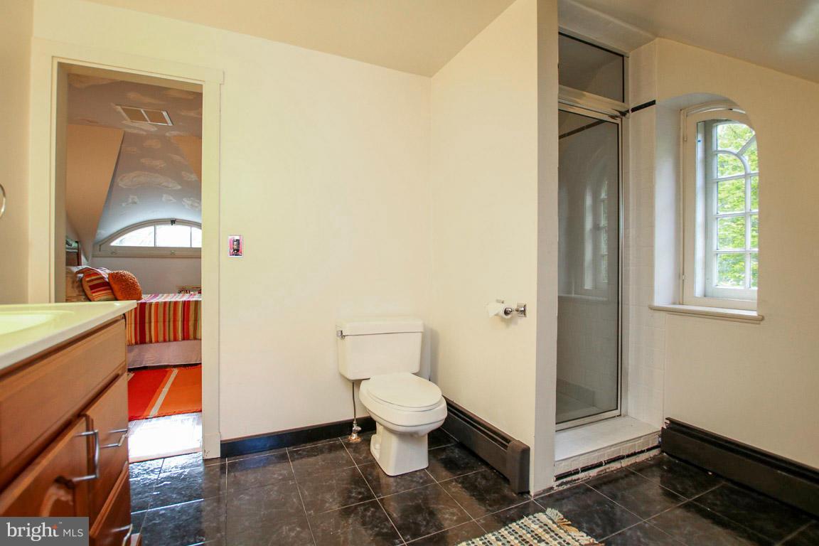 LAKE ROLAND - Residential