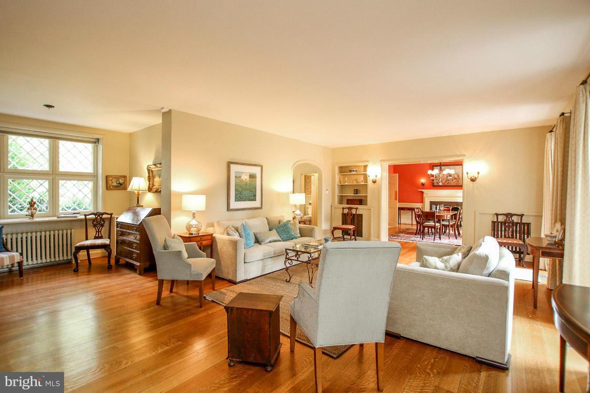 LAKE ROLAND - Residential