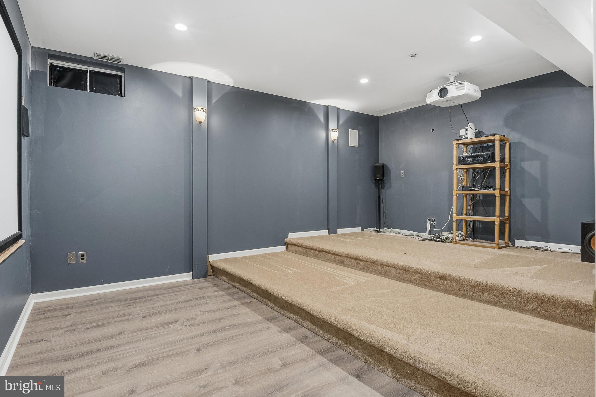 ASHTON ESTATES - Residential