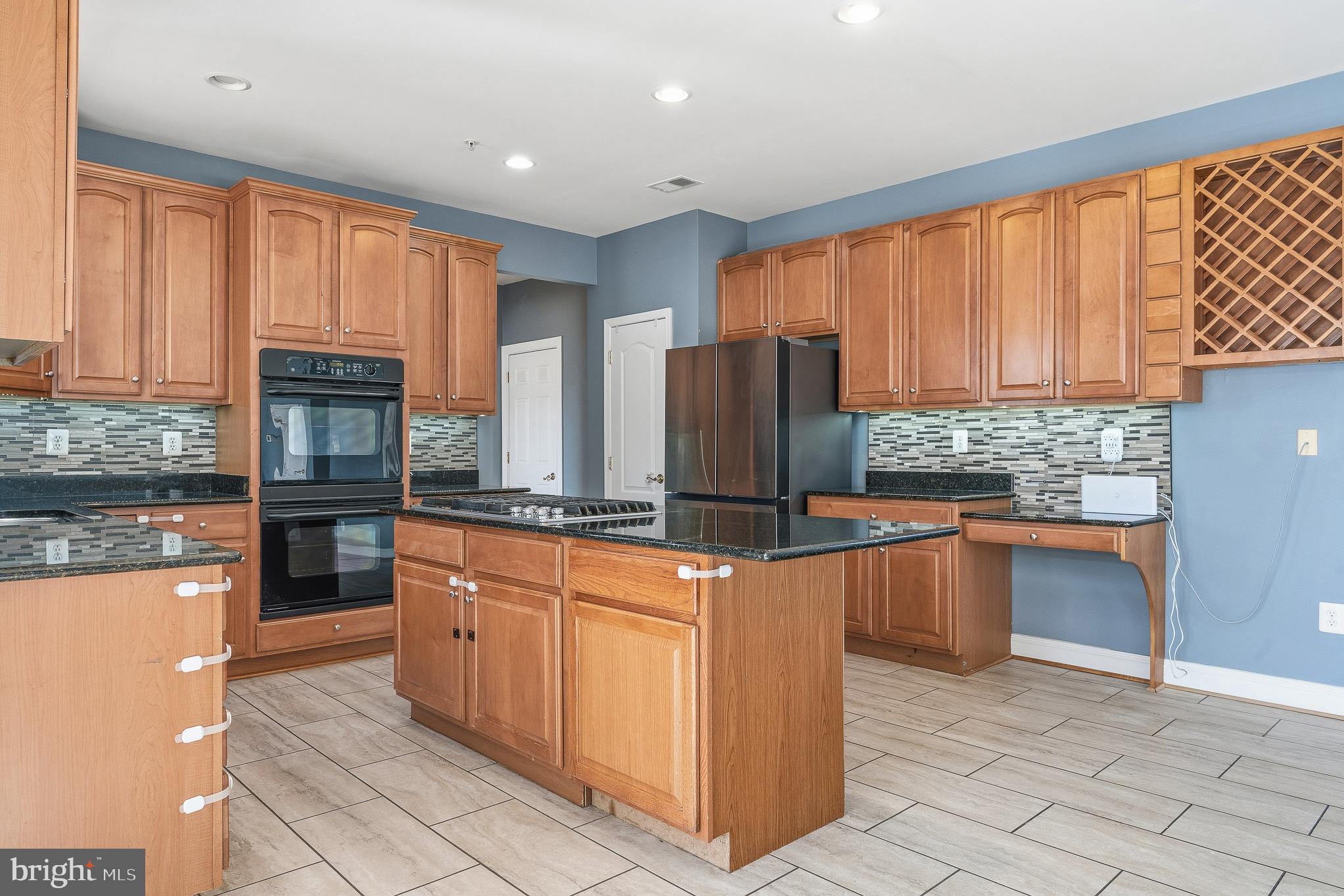 ASHTON ESTATES - Residential