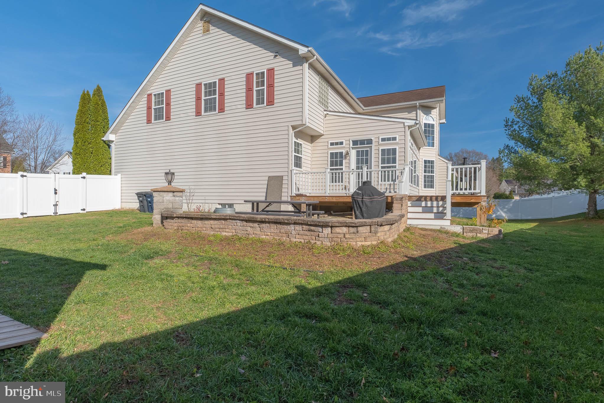 ASHTON ESTATES - Residential