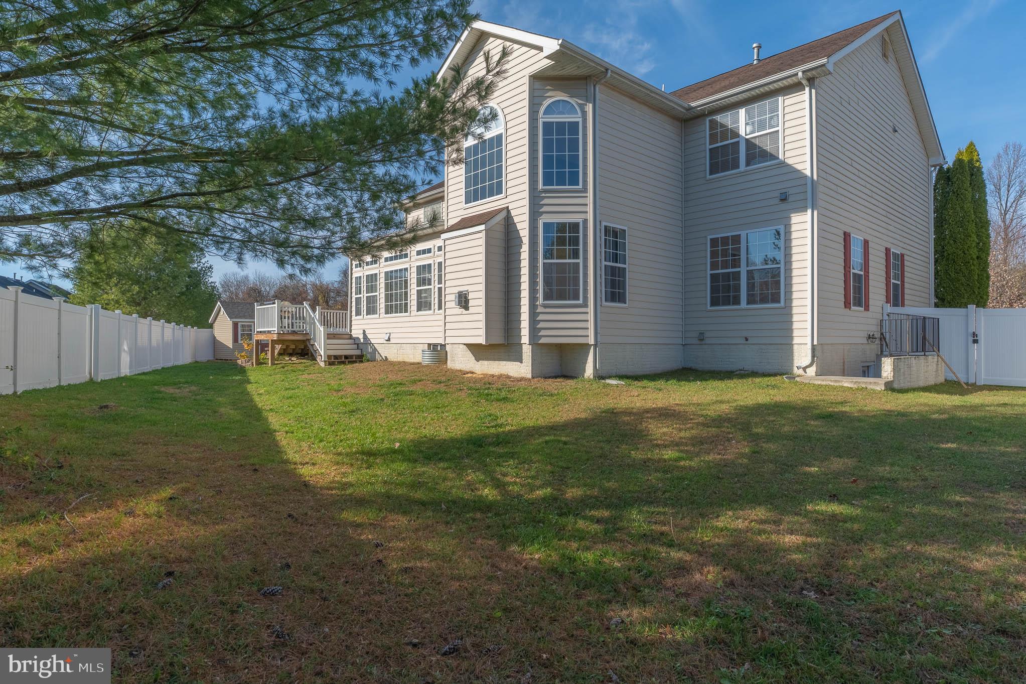 ASHTON ESTATES - Residential