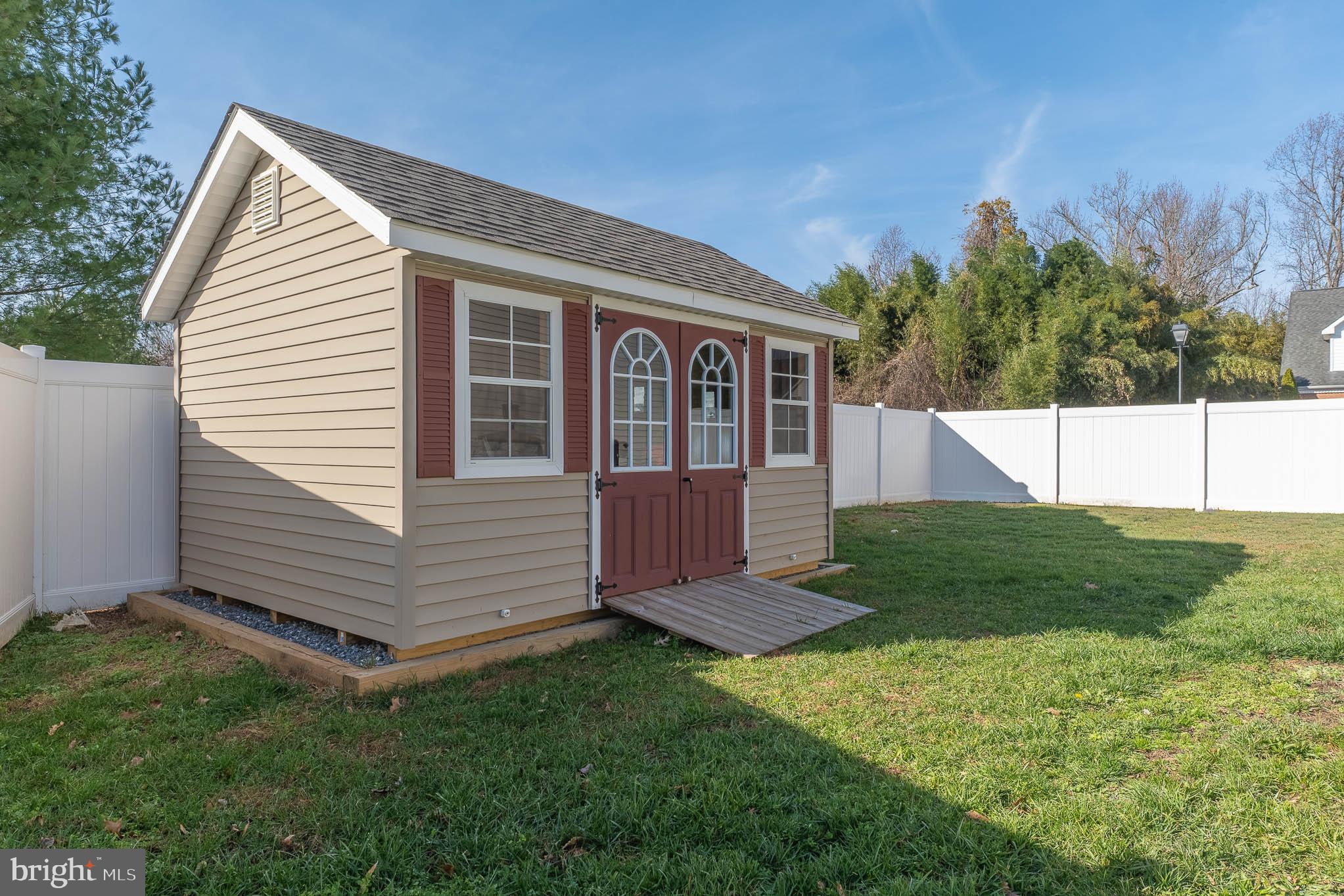 ASHTON ESTATES - Residential