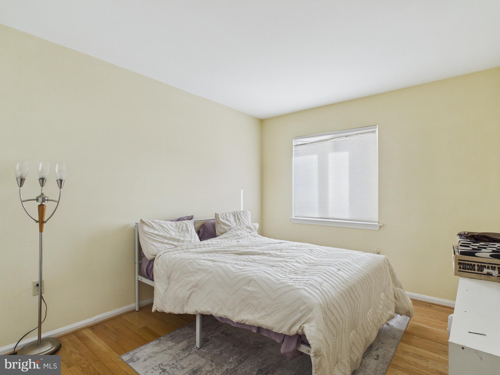 LOGAN SQUARE - Residential