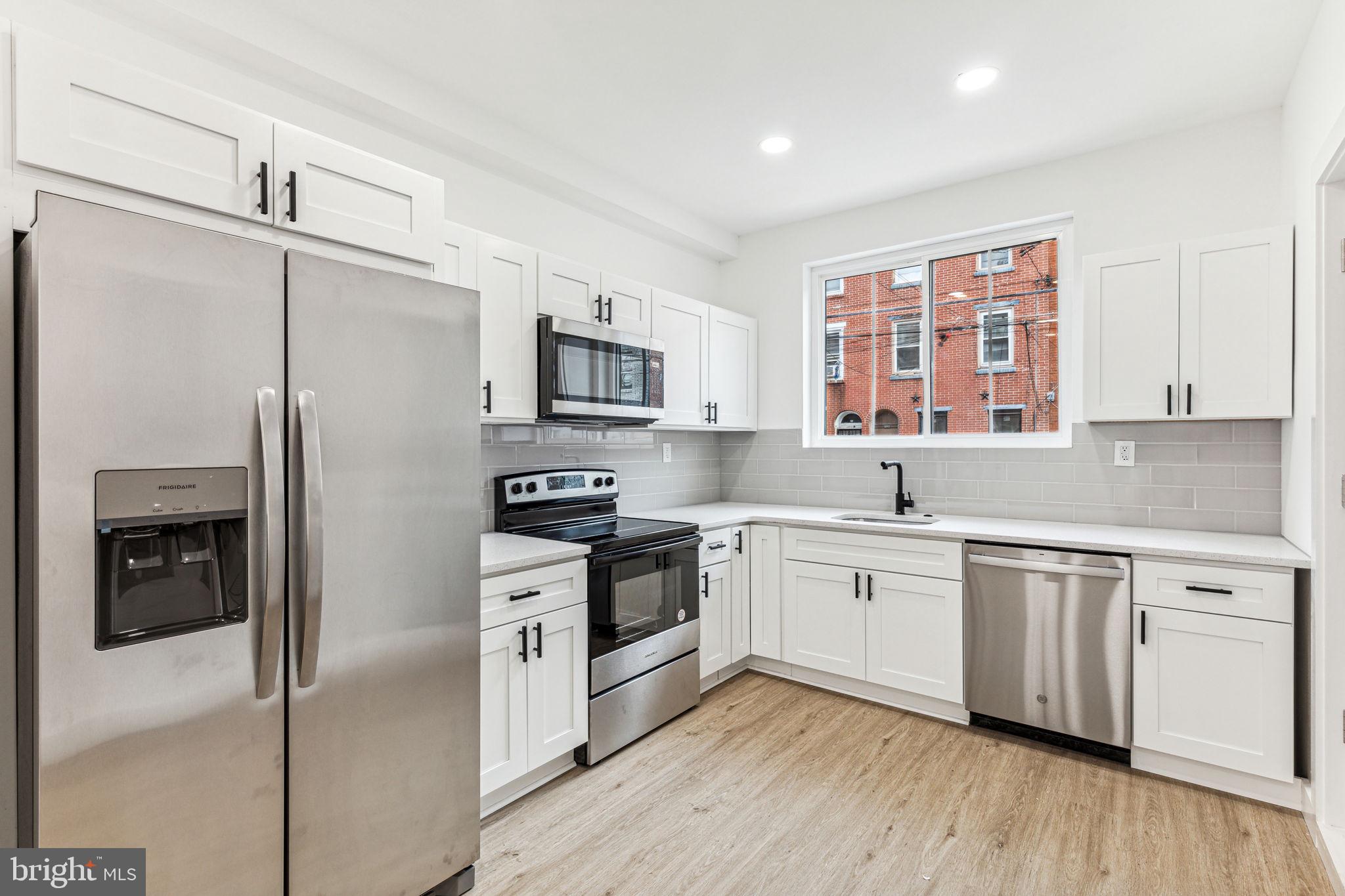 Welcome to this beautiful, newly renovated 2 bedroom unit that boasts hardwood flooring and immaculate, high-end finishes throughout the bright & open floor plan. Enter through the spacious living room, and into the fully loaded Kitchen is equipped with stainless steel appliances and ample cabinetry. Upstairs will feature large bedrooms with the 1 and a half bath. This unit is complete with your own private patio!
Tenants are responsible for the following utilities:
Water $50/mo flat fee (up to 2 people)
Electric (based on usage)
No gas
Internet
Text the listing agent for a video tour!