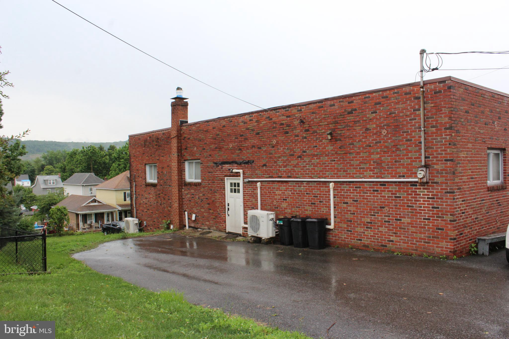 809 FIFTH STREET