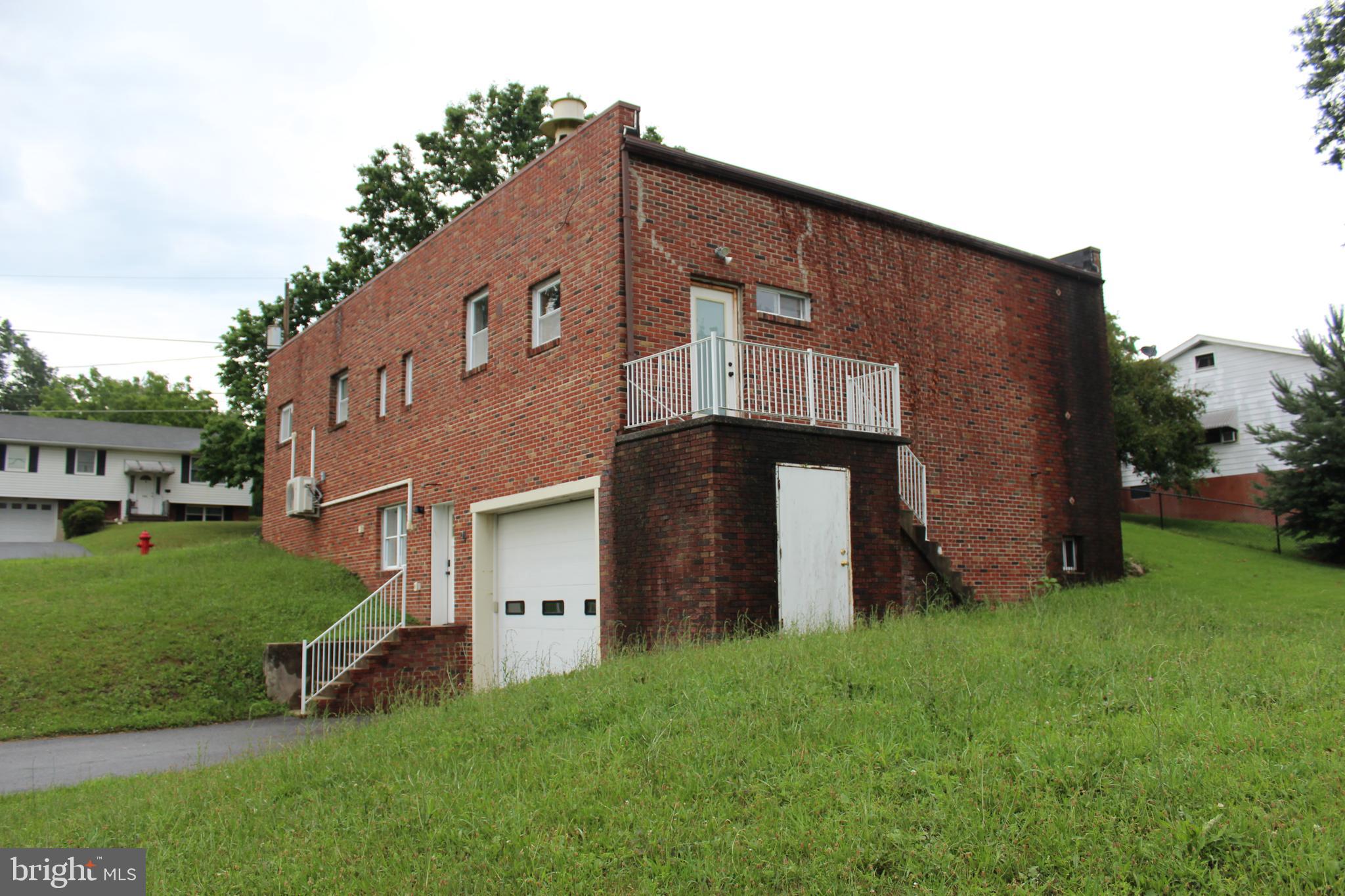 809 FIFTH STREET