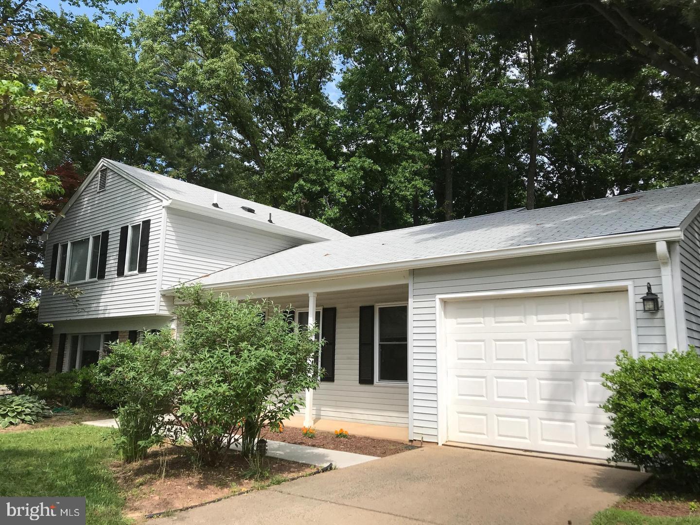 CHESTNUT HILLS WEST - Residential Lease