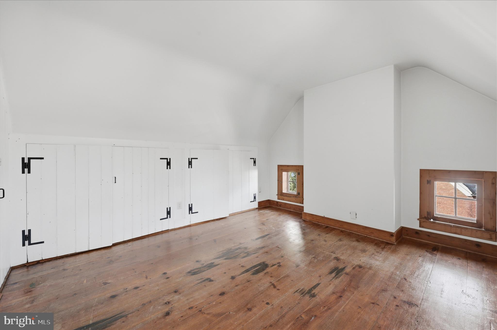 WINCHESTER HISTORIC DISTRICT - Commercial Sale