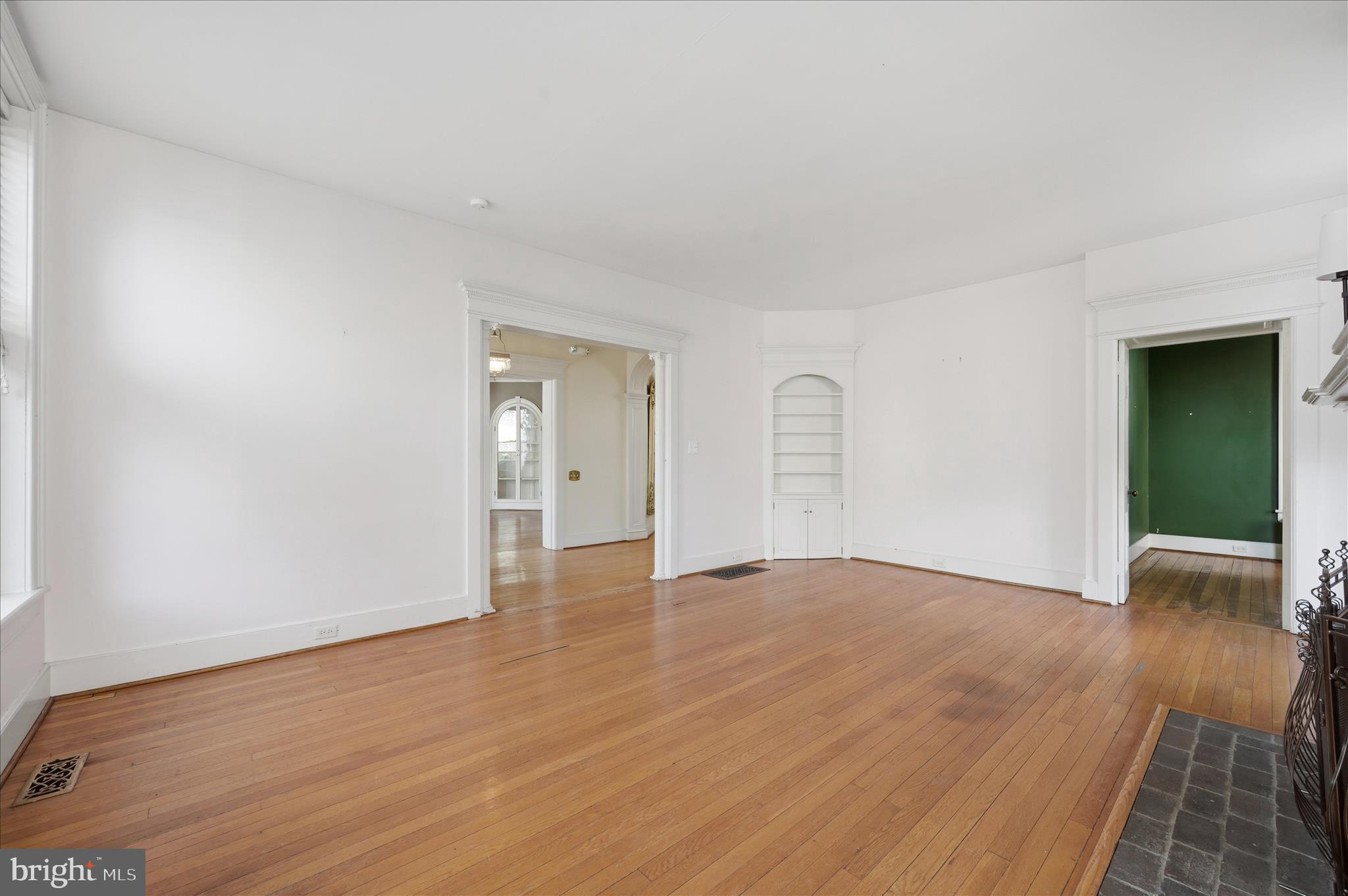 WINCHESTER HISTORIC DISTRICT - Commercial Sale