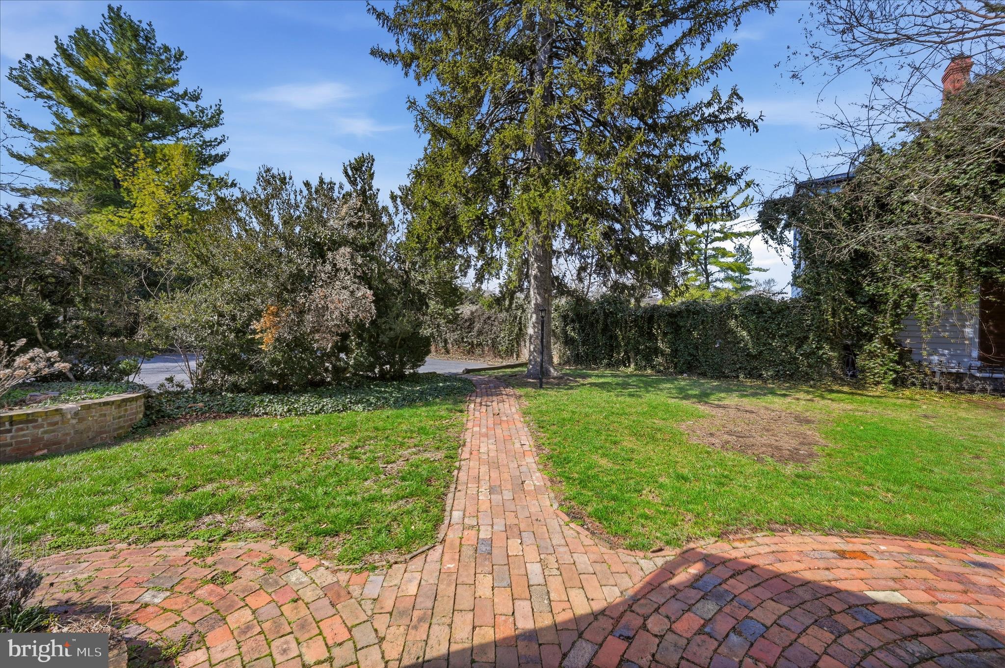 WINCHESTER HISTORIC DISTRICT - Commercial Sale