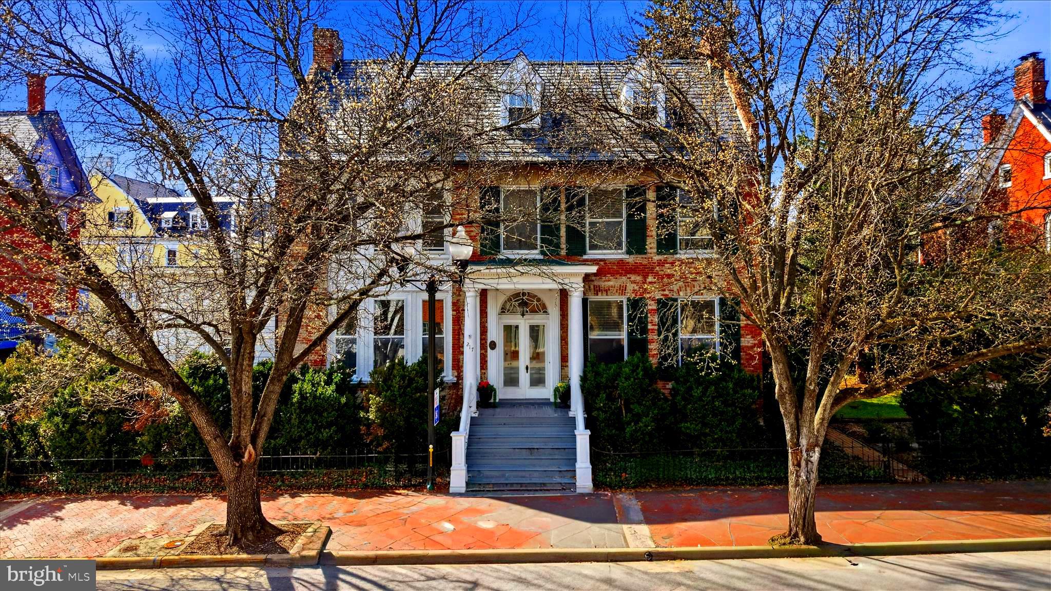 WINCHESTER HISTORIC DISTRICT - Commercial Sale