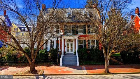 Photo of 217 W Boscawen Street, WINCHESTER, VA 22601 (MLS # VAWI2010182)