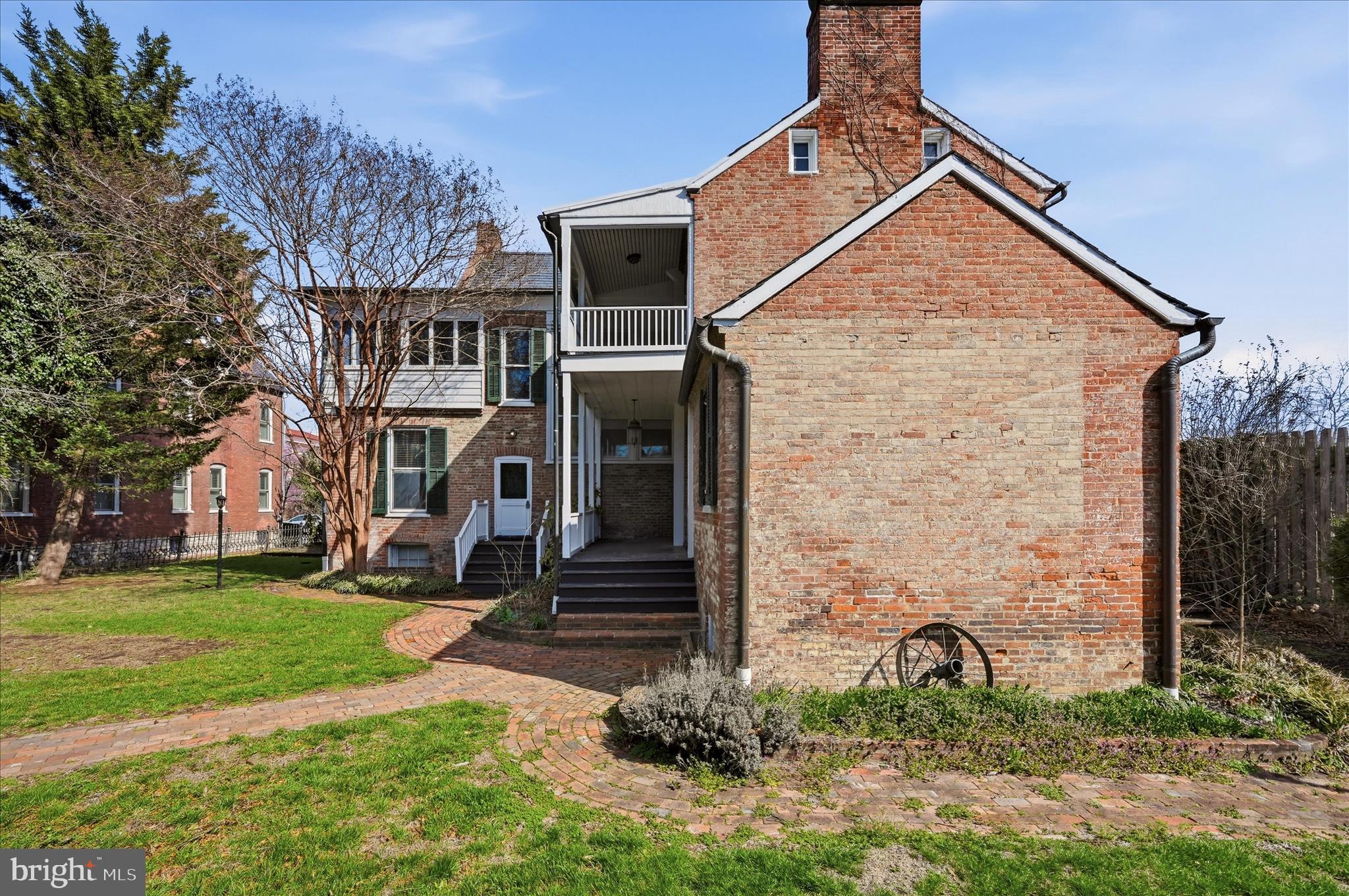 WINCHESTER HISTORIC DISTRICT - Commercial Sale