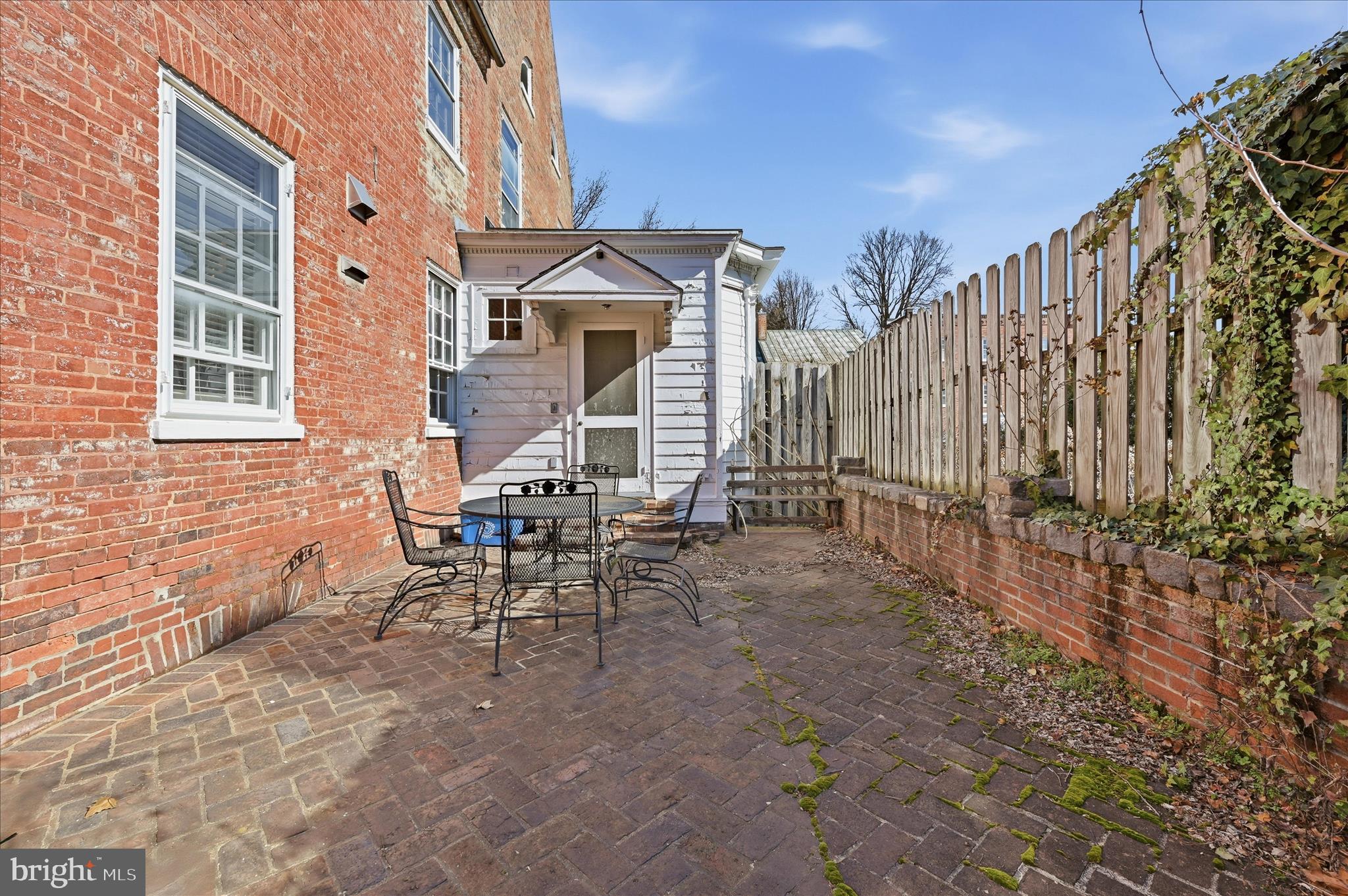 WINCHESTER HISTORIC DISTRICT - Commercial Sale