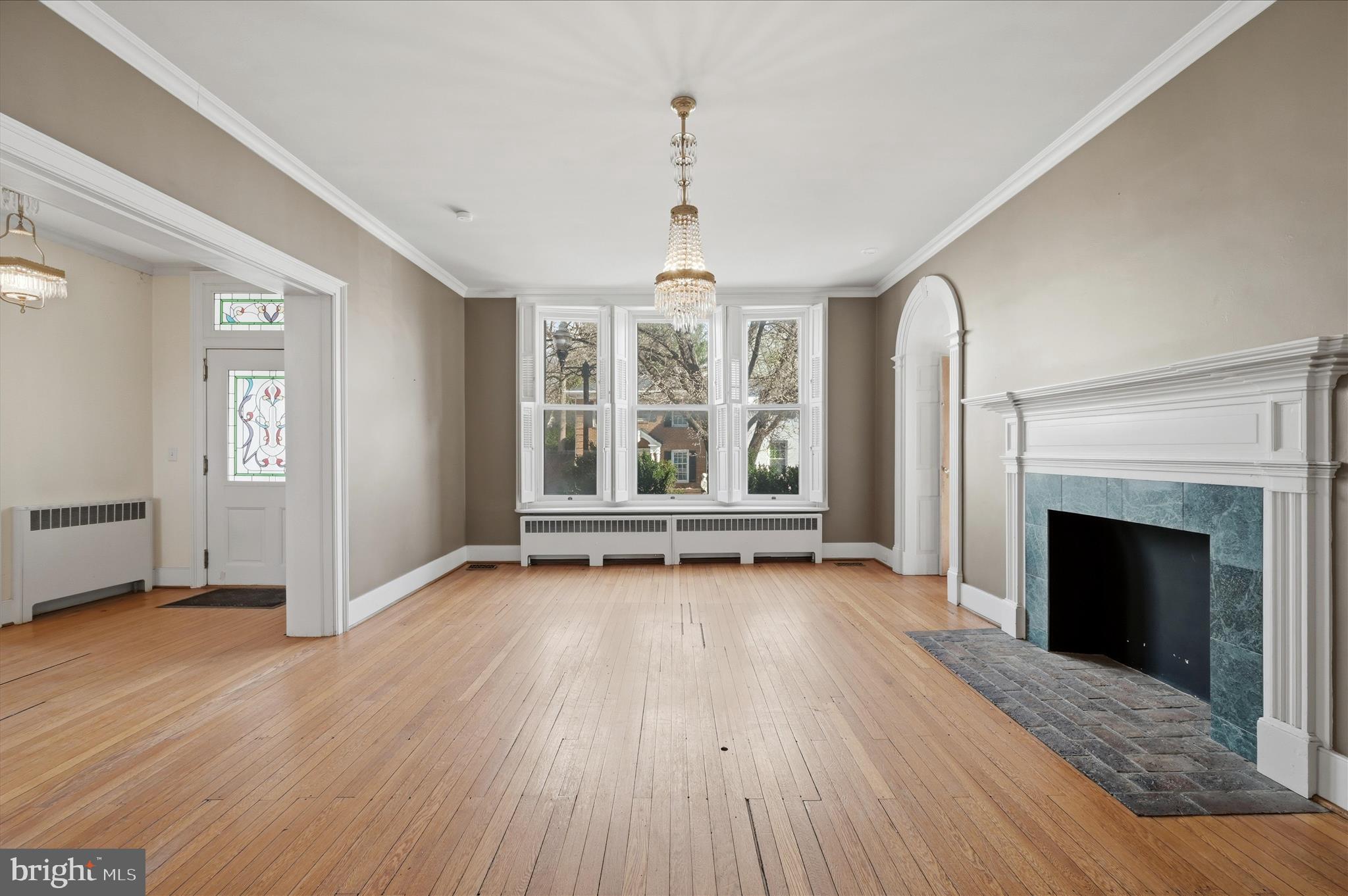 WINCHESTER HISTORIC DISTRICT - Commercial Sale