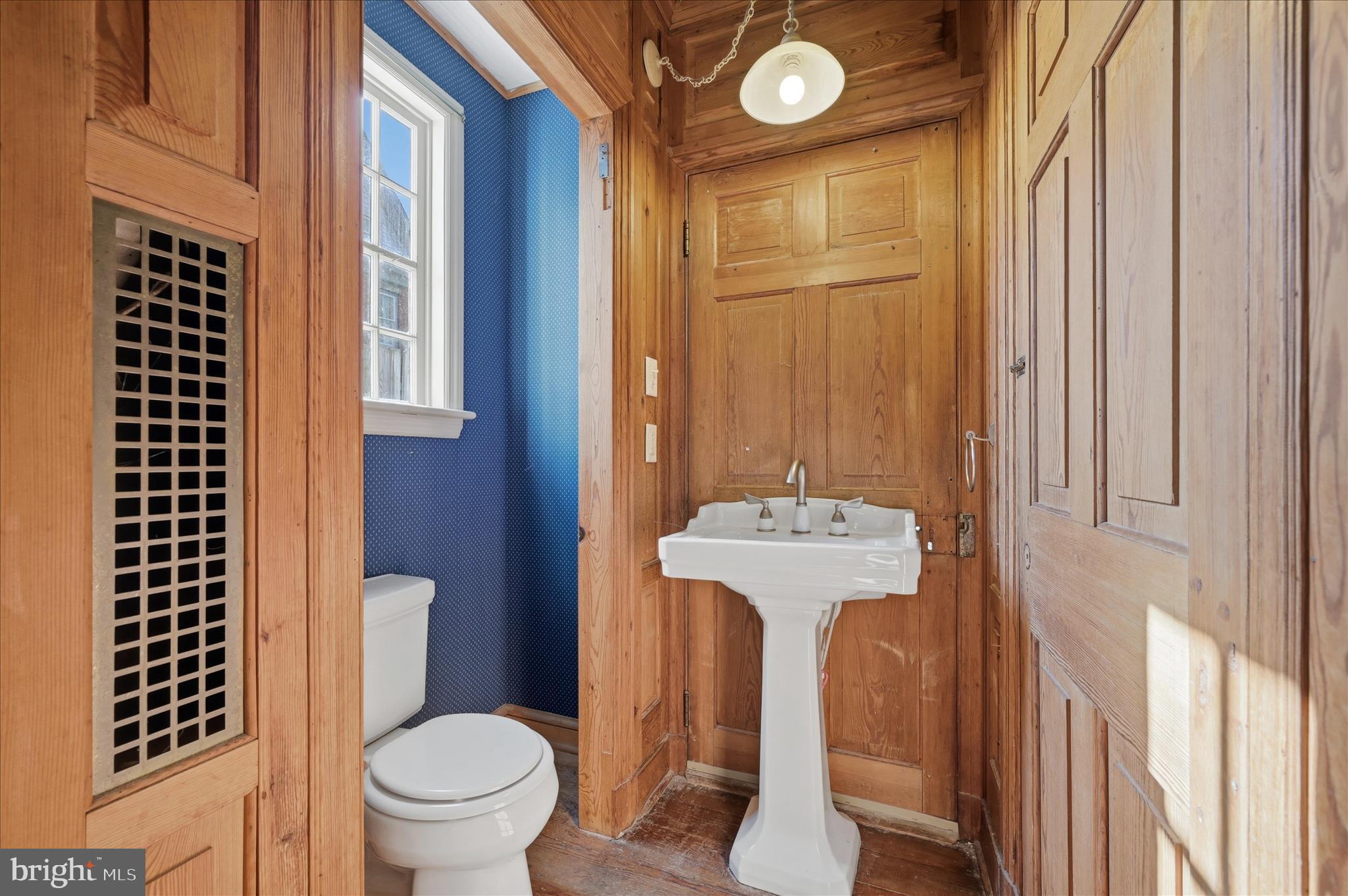 WINCHESTER HISTORIC DISTRICT - Commercial Sale