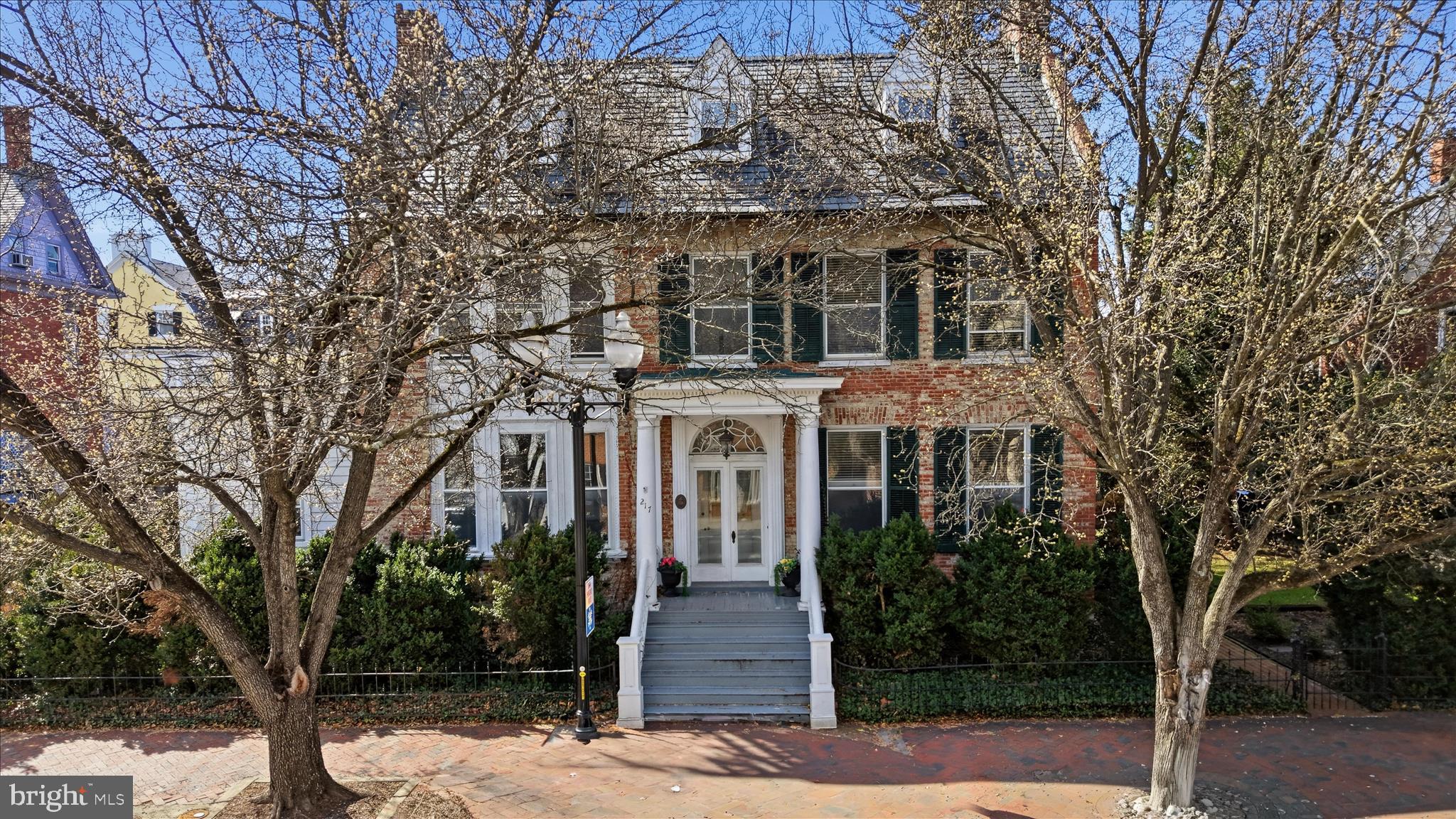 WINCHESTER HISTORIC DISTRICT - Commercial Sale