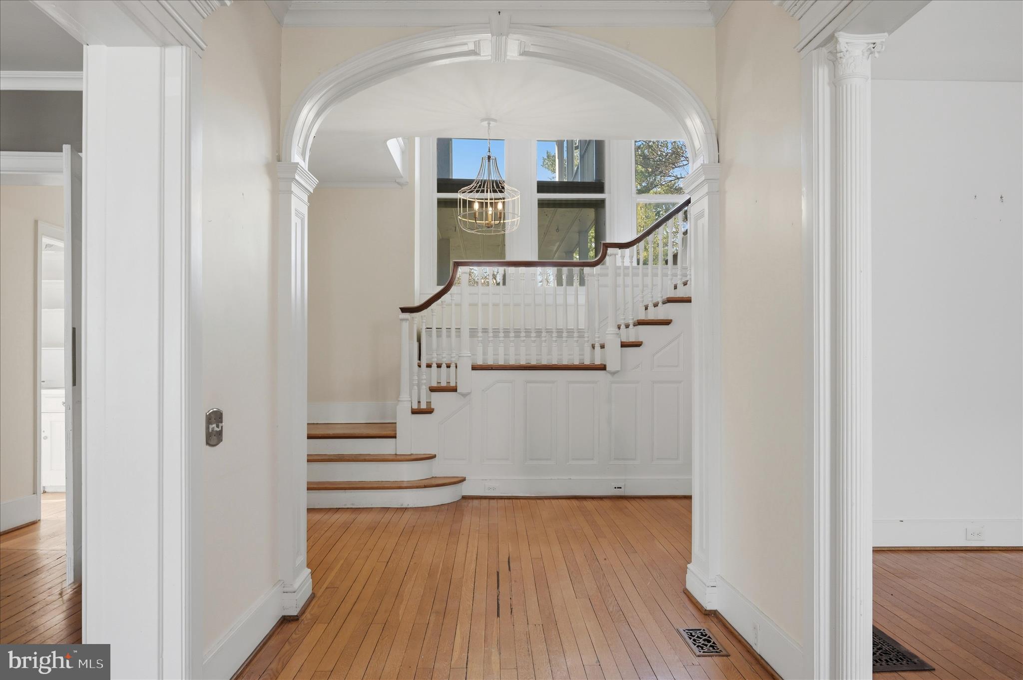 WINCHESTER HISTORIC DISTRICT - Commercial Sale