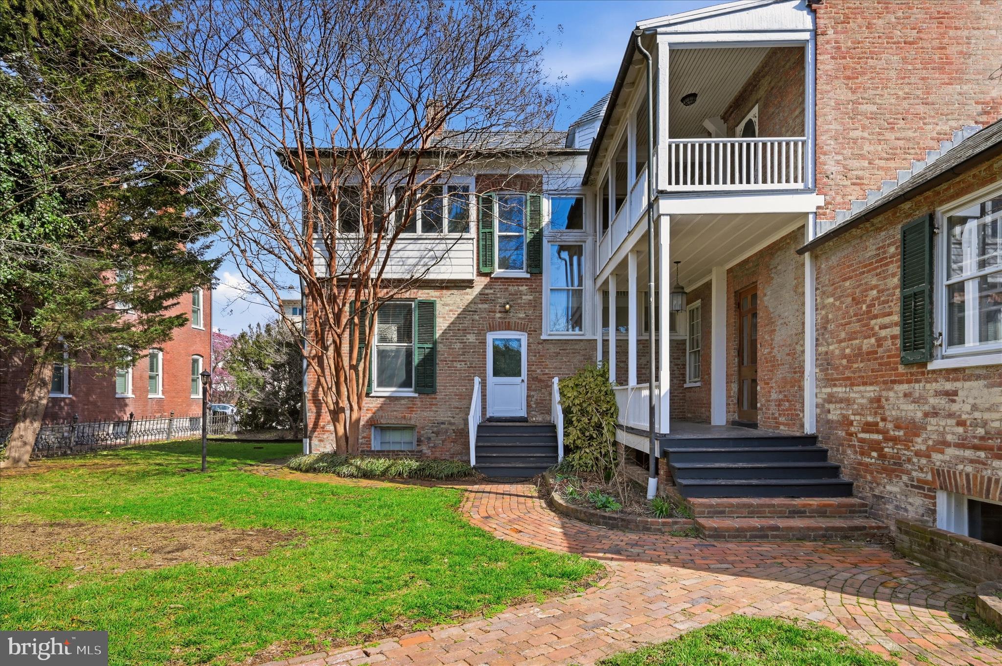 WINCHESTER HISTORIC DISTRICT - Commercial Sale