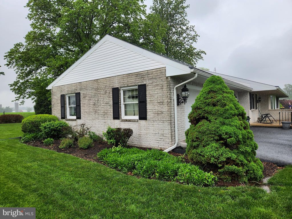 Photo of 208 Oberholtzer Road, ELIZABETHTOWN, PA 17022 (MLS # PALA2070154)