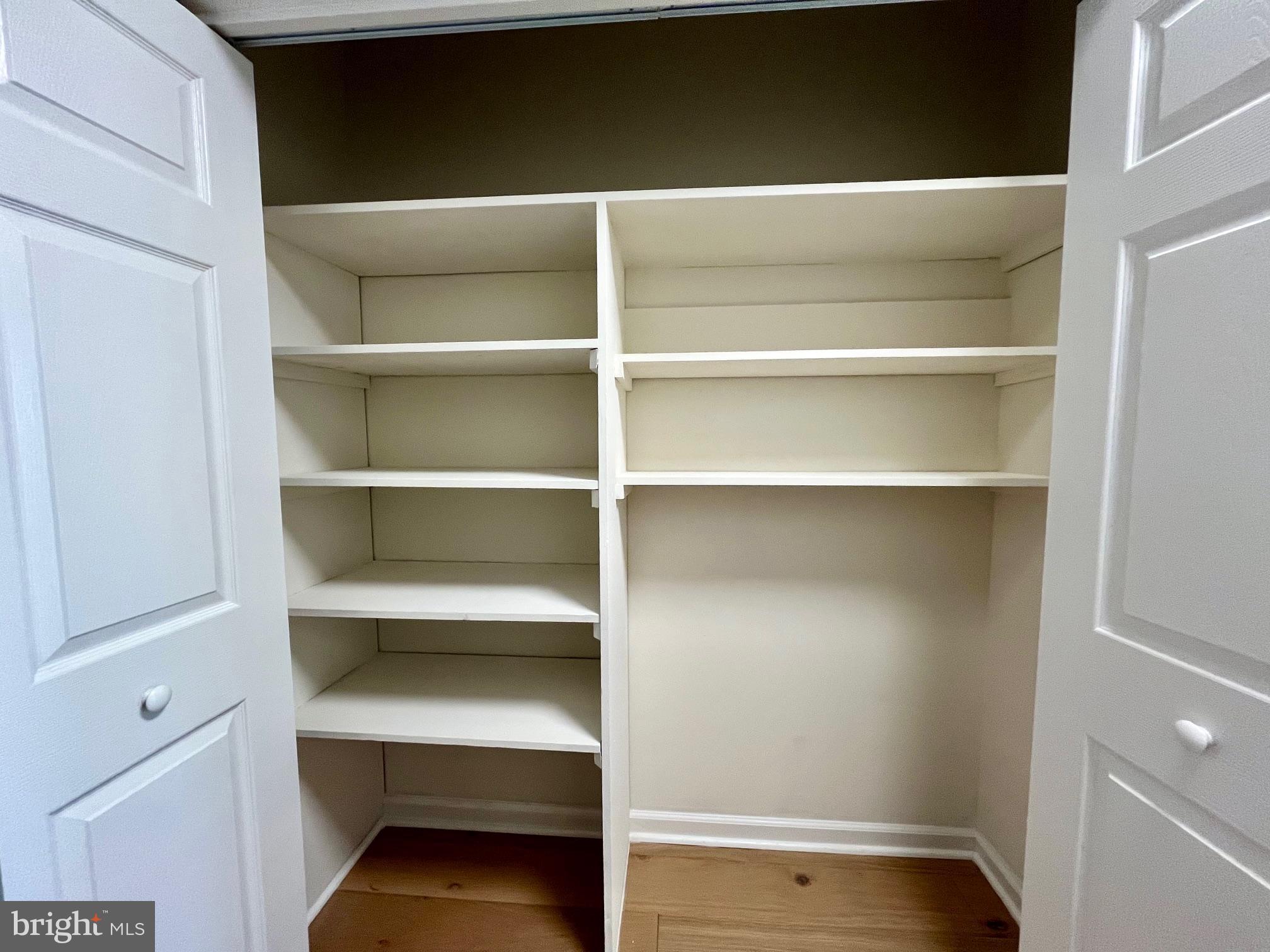 HYDE PARK - Residential Lease