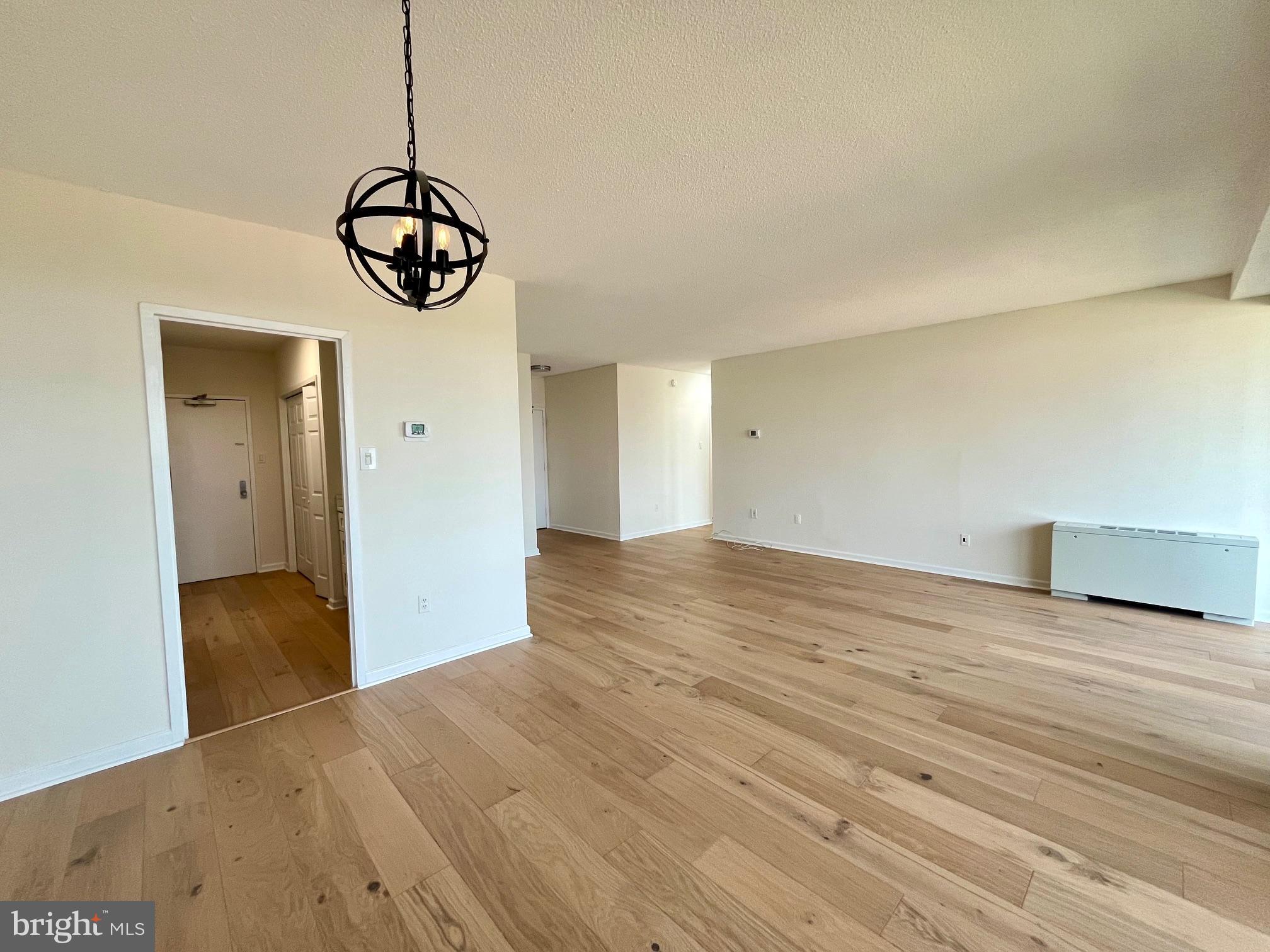 HYDE PARK - Residential Lease