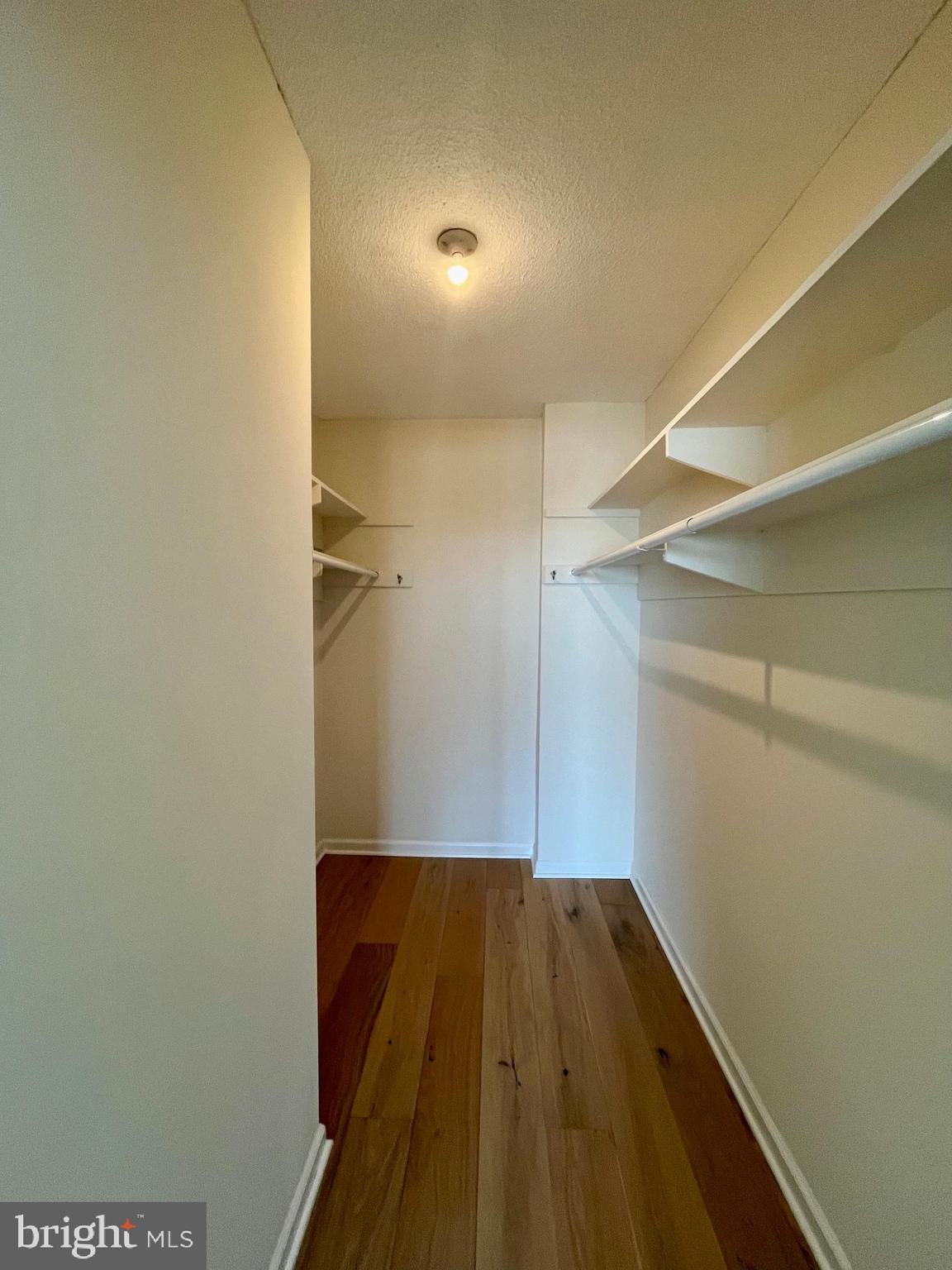 HYDE PARK - Residential Lease