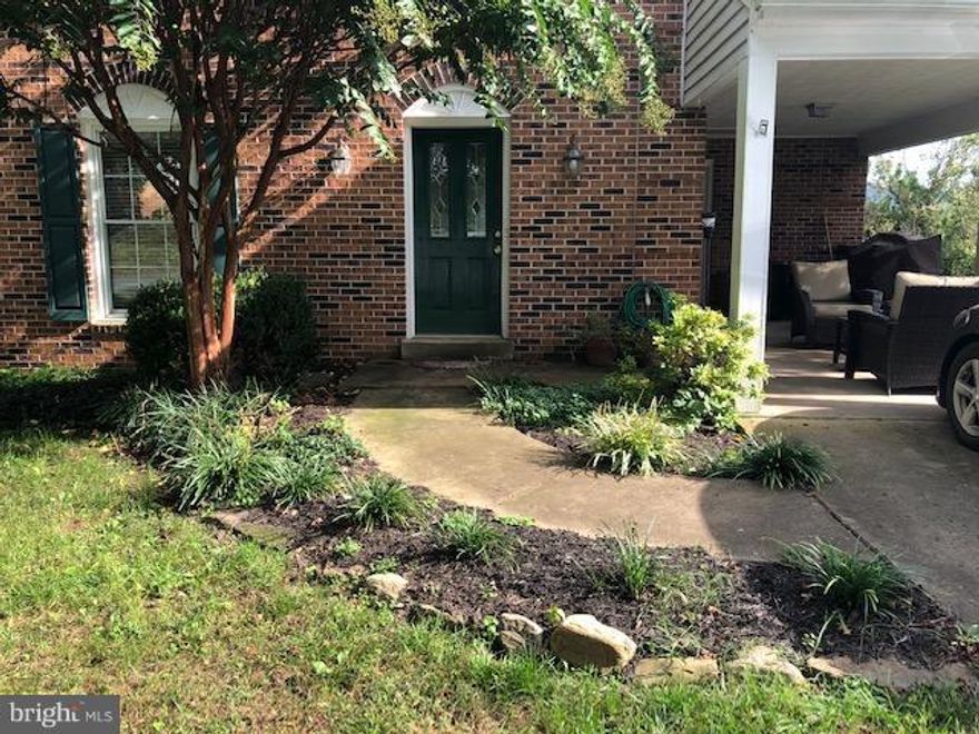 Enjoy the scenic mountain views from this well maintained 5 bedroom Colonial located in a quiet subdivision. Fully finished walk out basement, fenced yard. Open eat in kitchen as well as formal dining room. Huge Master Suite. Convenient to shopping and I-81.  Gas and wood burning fireplaces.