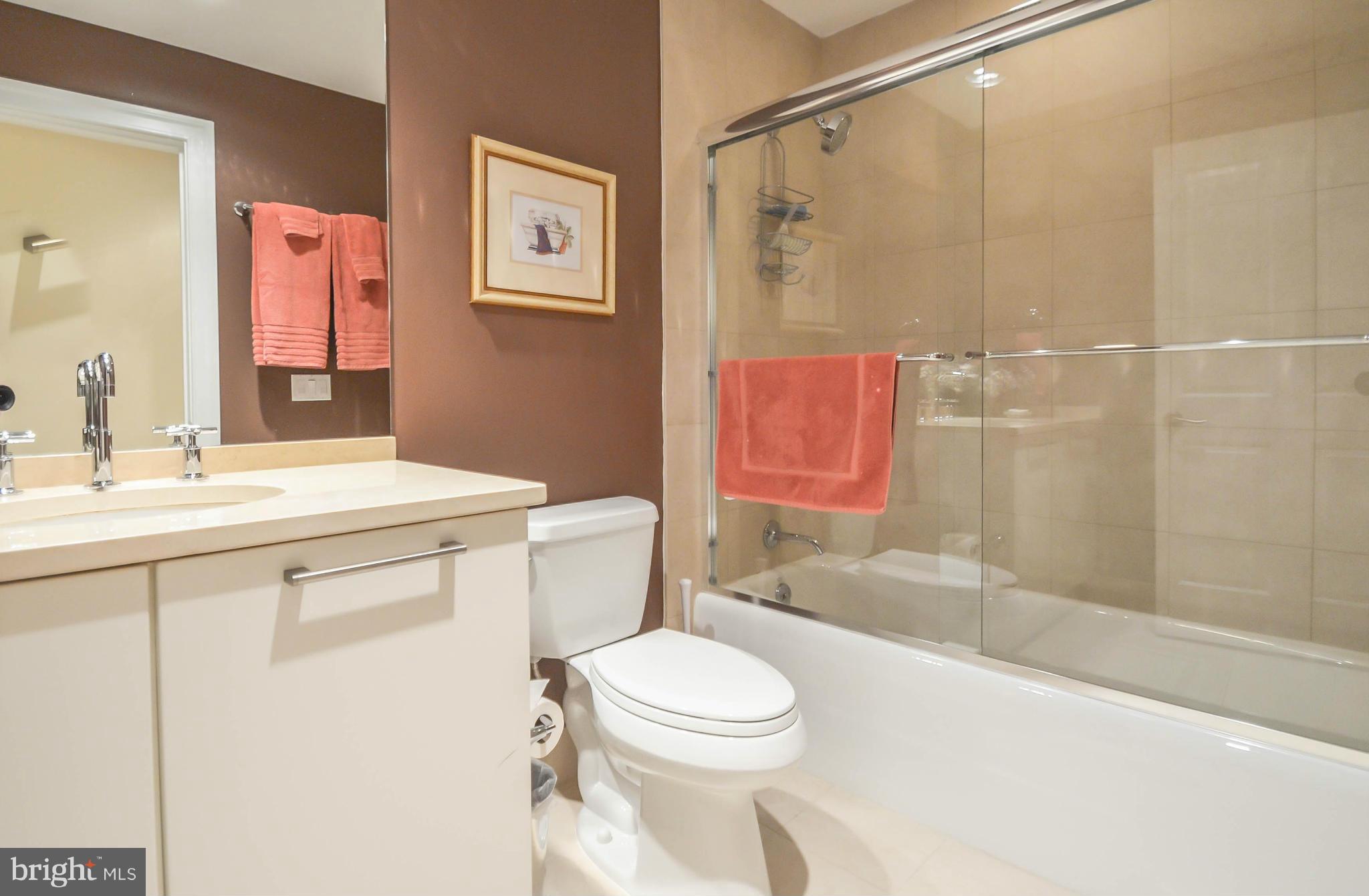 THE RITZ-CARLTON RESIDENCES - Residential