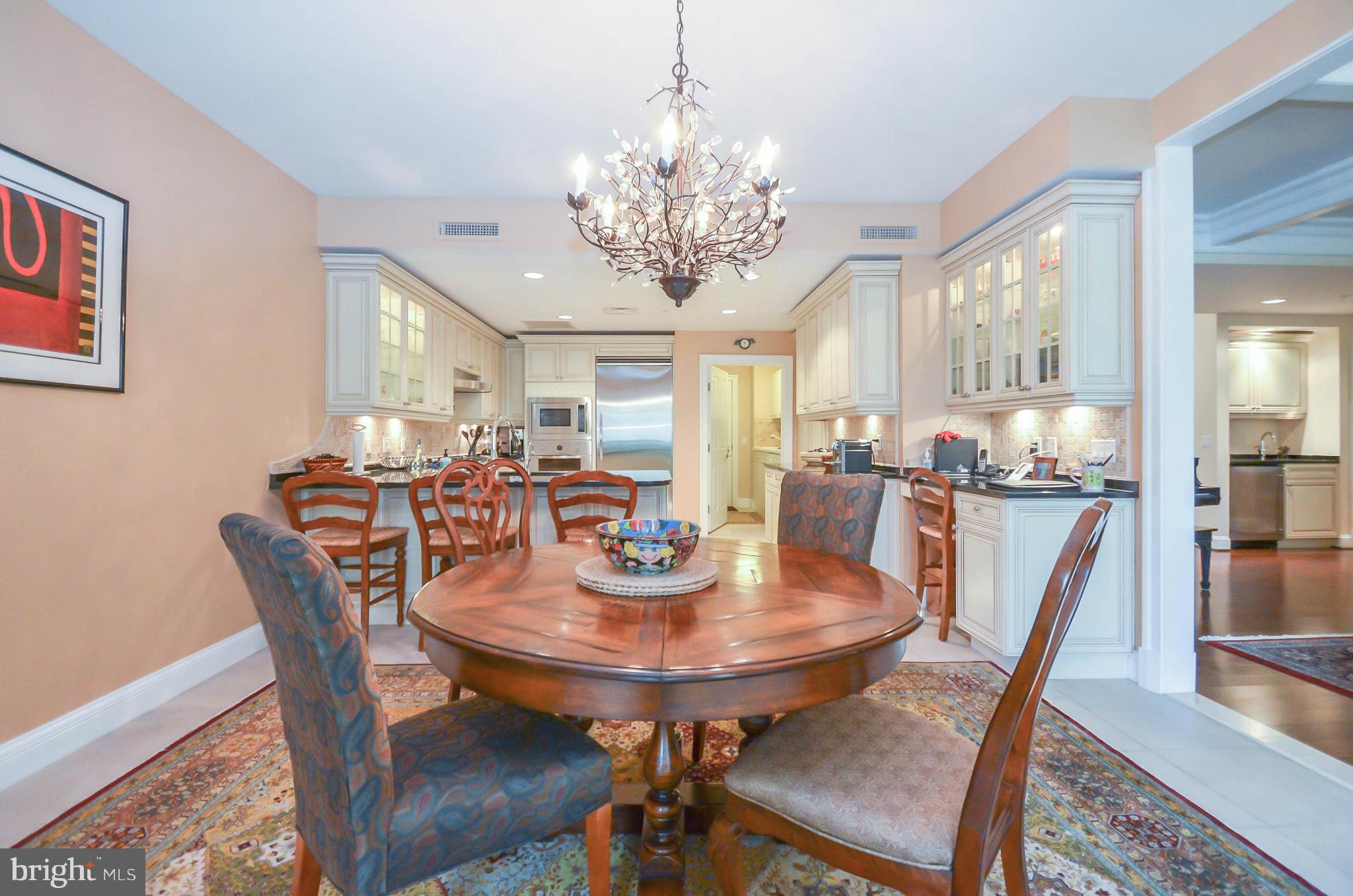 THE RITZ-CARLTON RESIDENCES - Residential