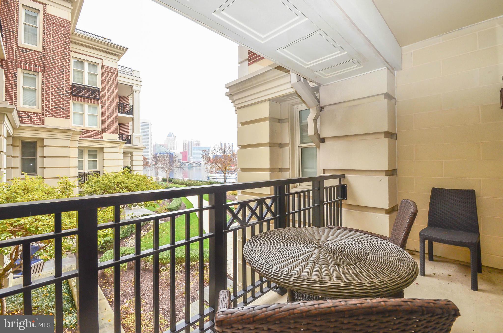 THE RITZ-CARLTON RESIDENCES - Residential