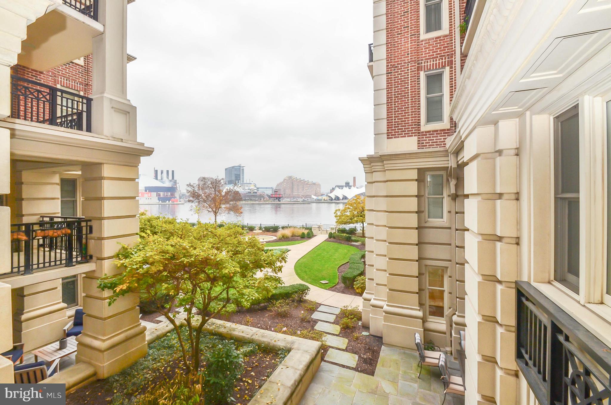 THE RITZ-CARLTON RESIDENCES - Residential