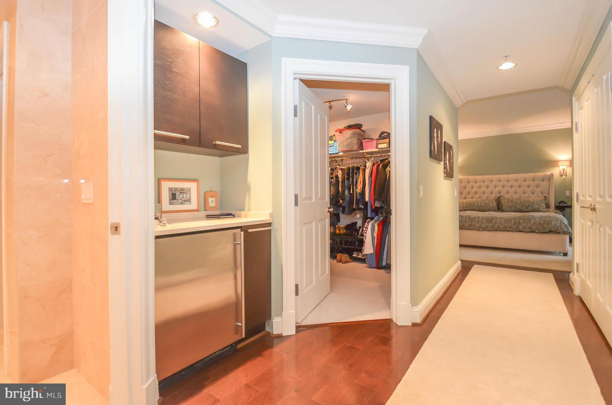 THE RITZ-CARLTON RESIDENCES - Residential