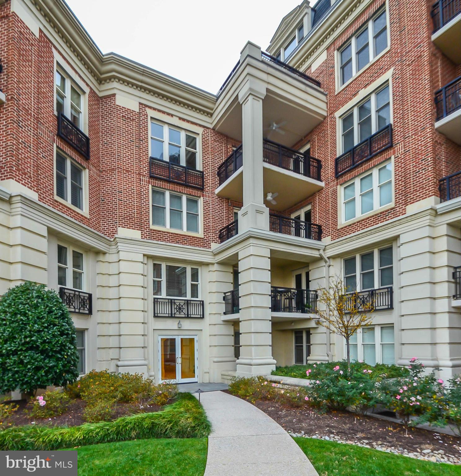 THE RITZ-CARLTON RESIDENCES - Residential