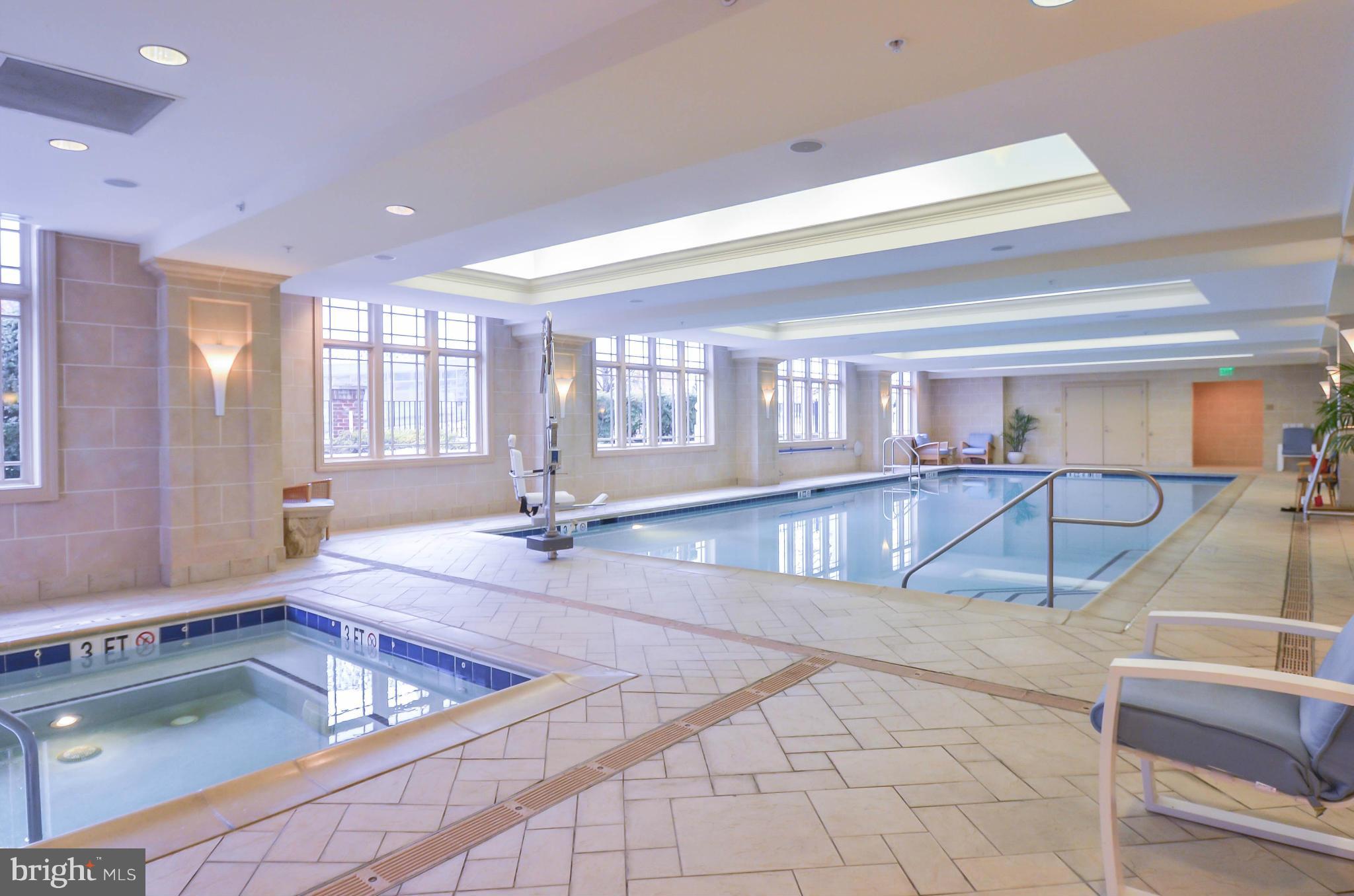 THE RITZ-CARLTON RESIDENCES - Residential