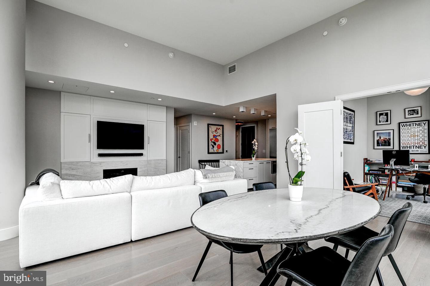 1330 LANCASTER STREET C901