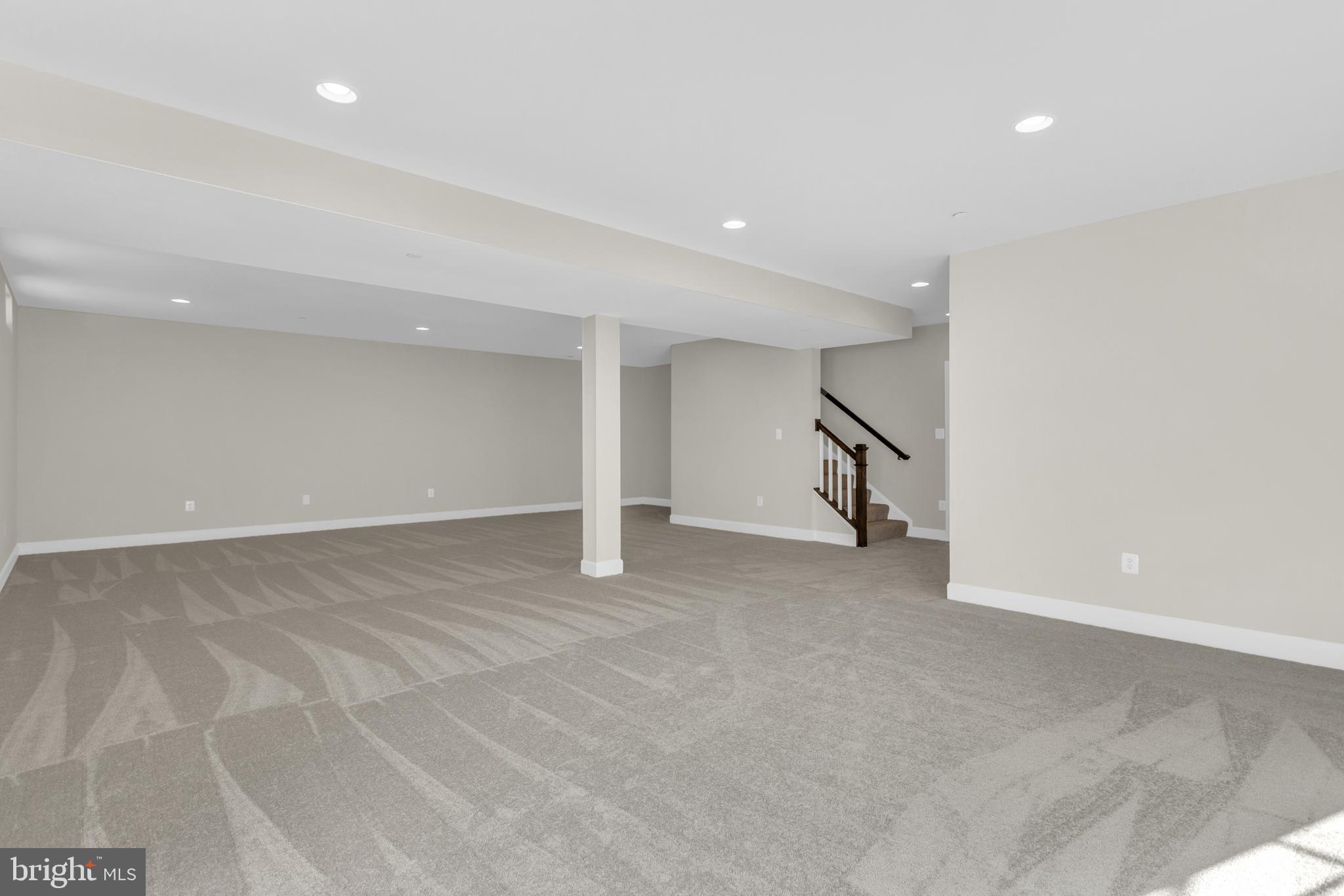 MANOR OAKS - Residential