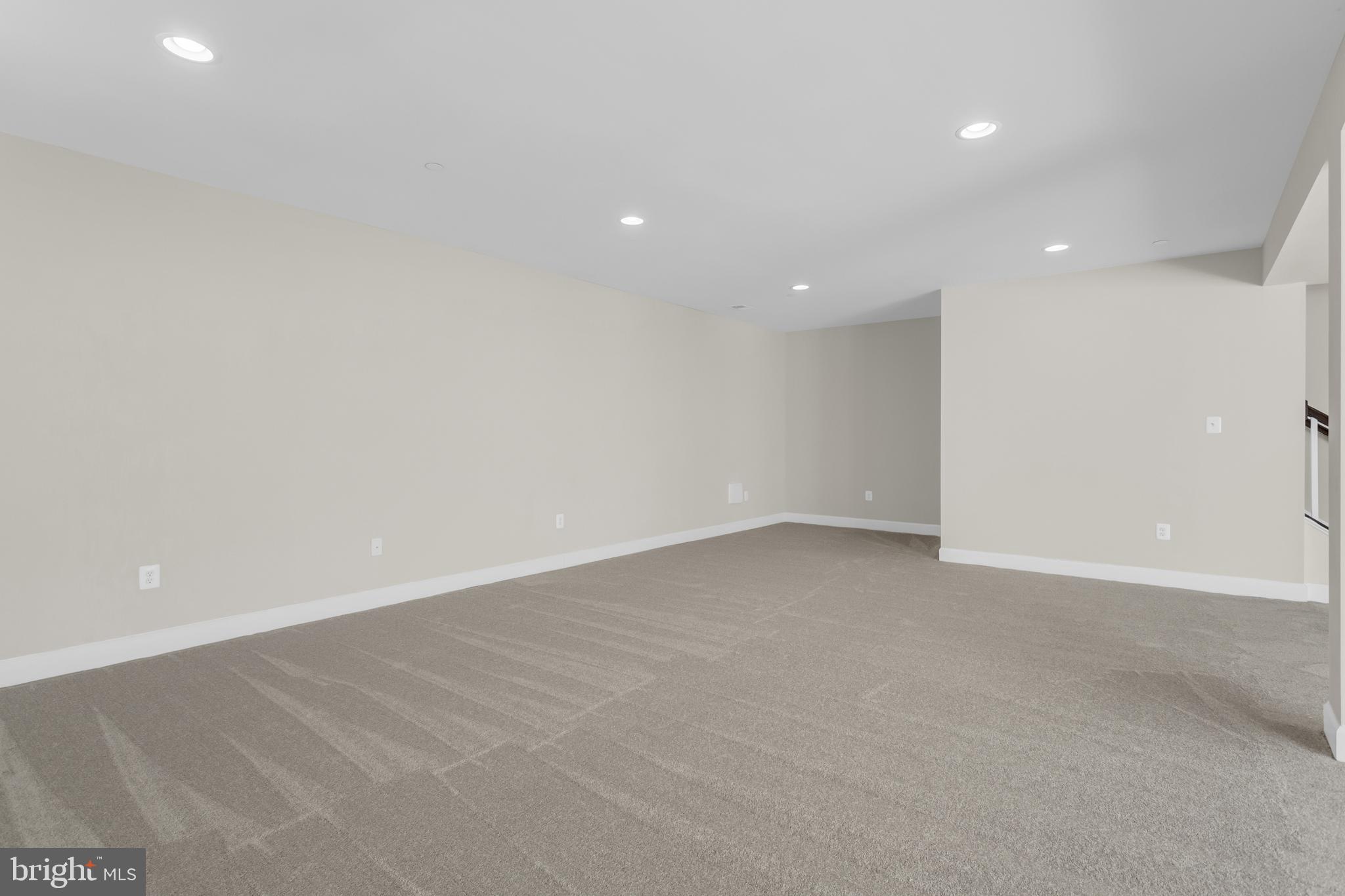 MANOR OAKS - Residential