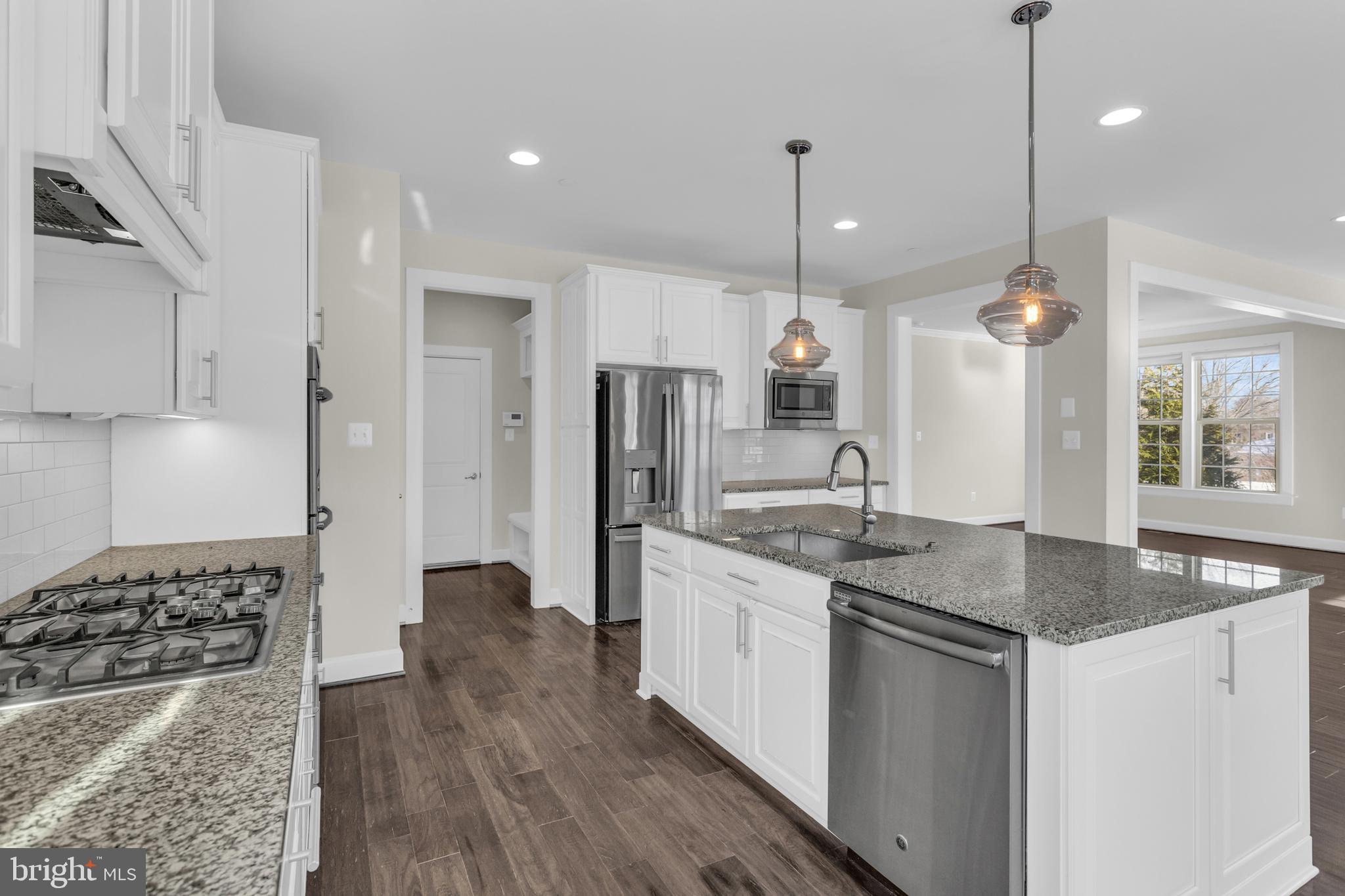 MANOR OAKS - Residential