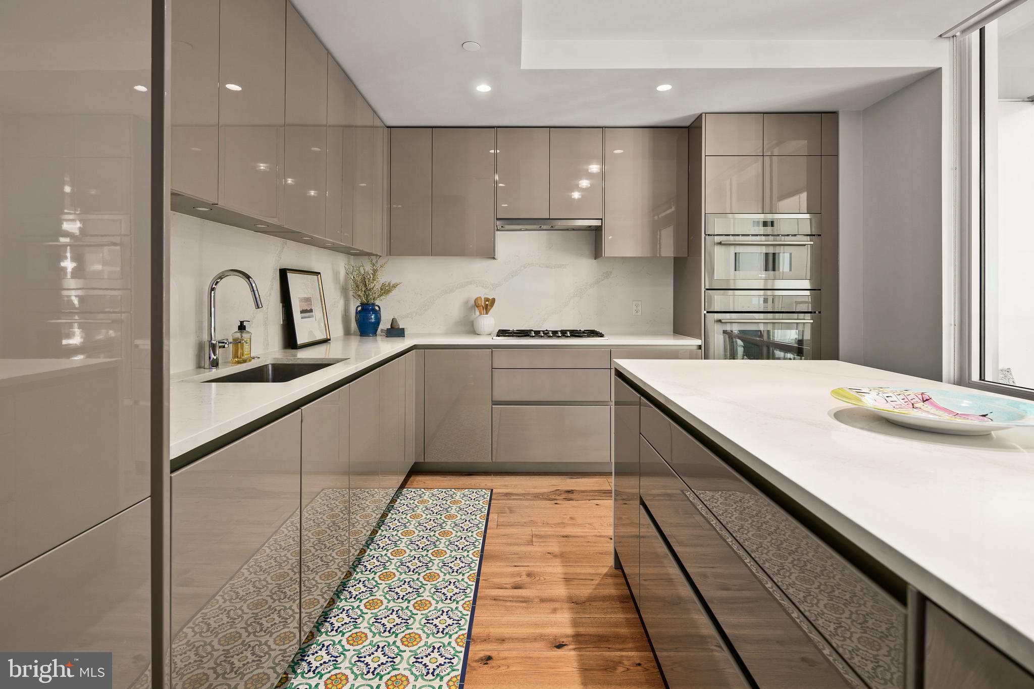 ROSSLYN - Residential