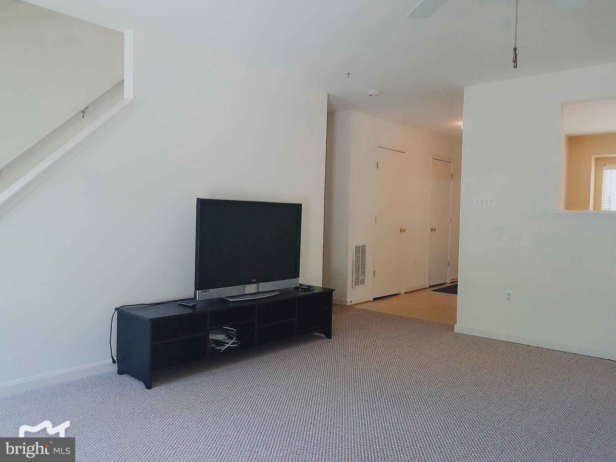 KING FARM BAILEYS COMMON - Residential Lease