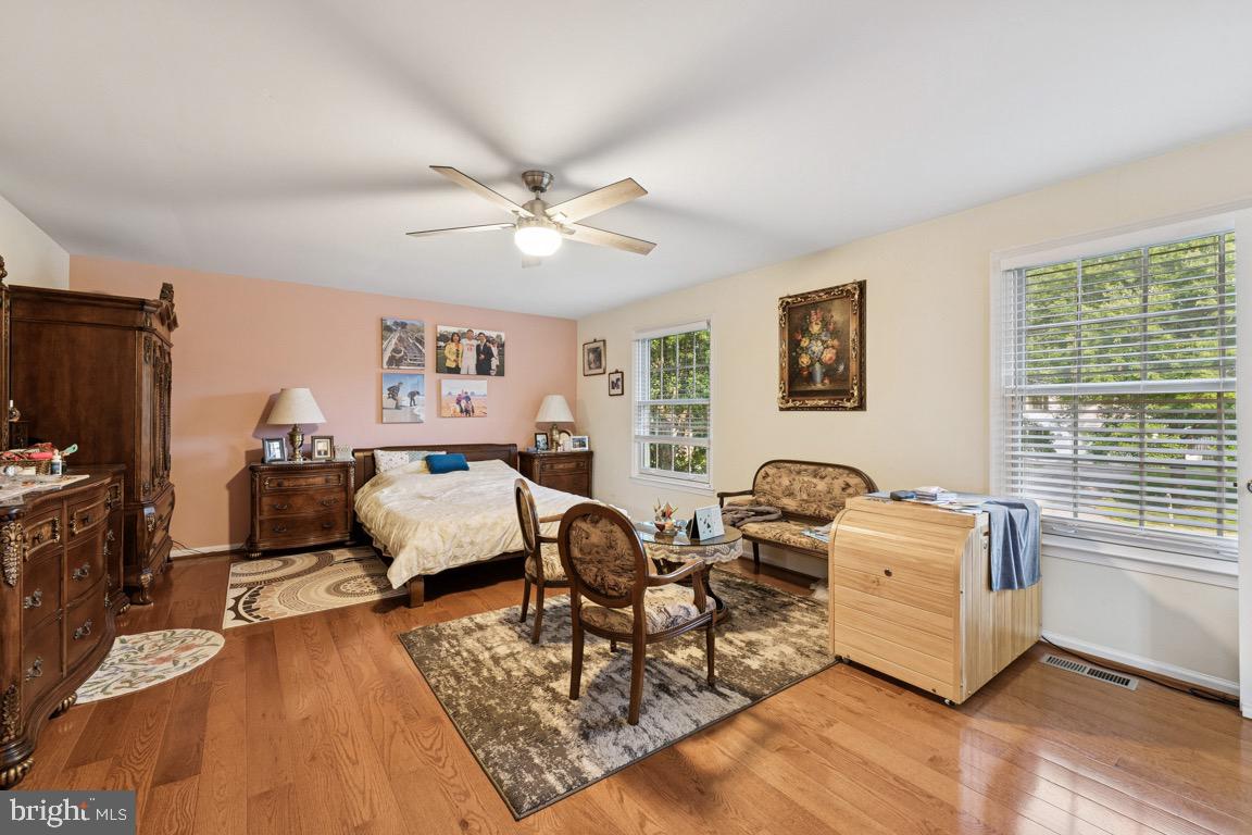 LANGLEY OAKS - Residential Lease