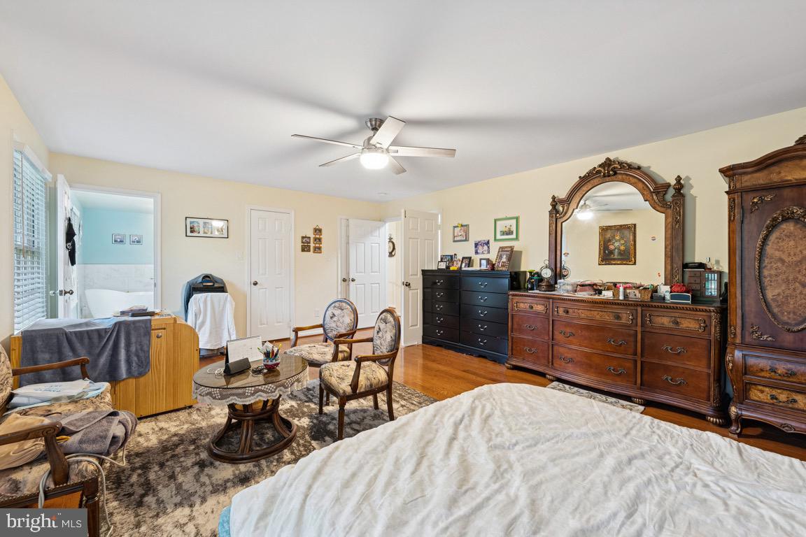 LANGLEY OAKS - Residential Lease