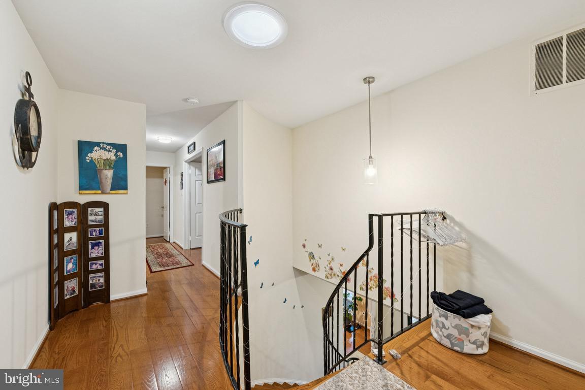 LANGLEY OAKS - Residential Lease