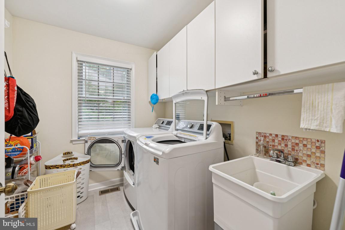 LANGLEY OAKS - Residential Lease