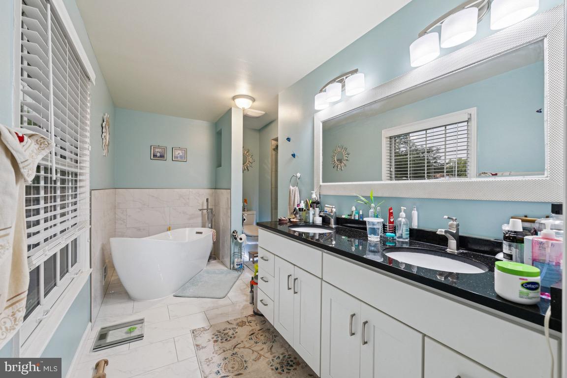 LANGLEY OAKS - Residential Lease