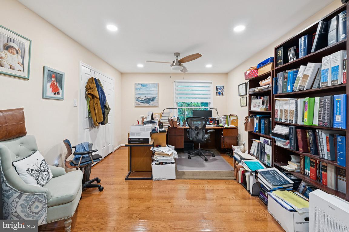 LANGLEY OAKS - Residential Lease