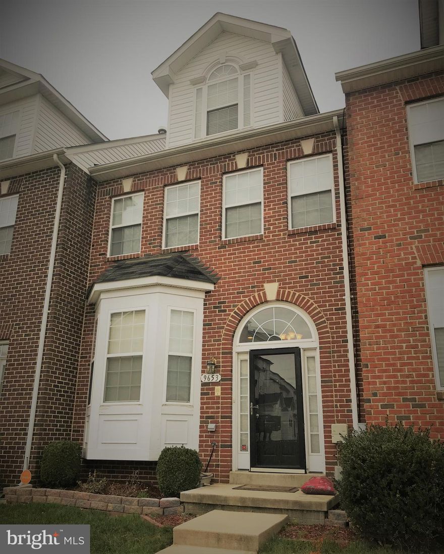 Adorable town house with open floor plan in the North Point school district.